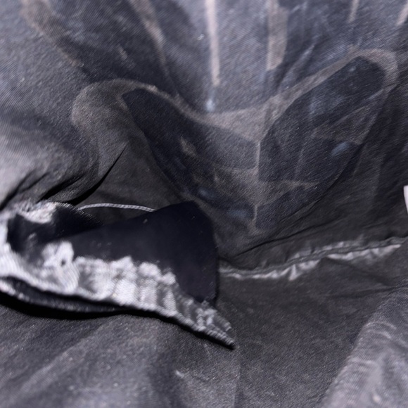 Got two different ones. The red one needs a zipper on it. Why it’s not 80 and 60 - Picture 2 of 6